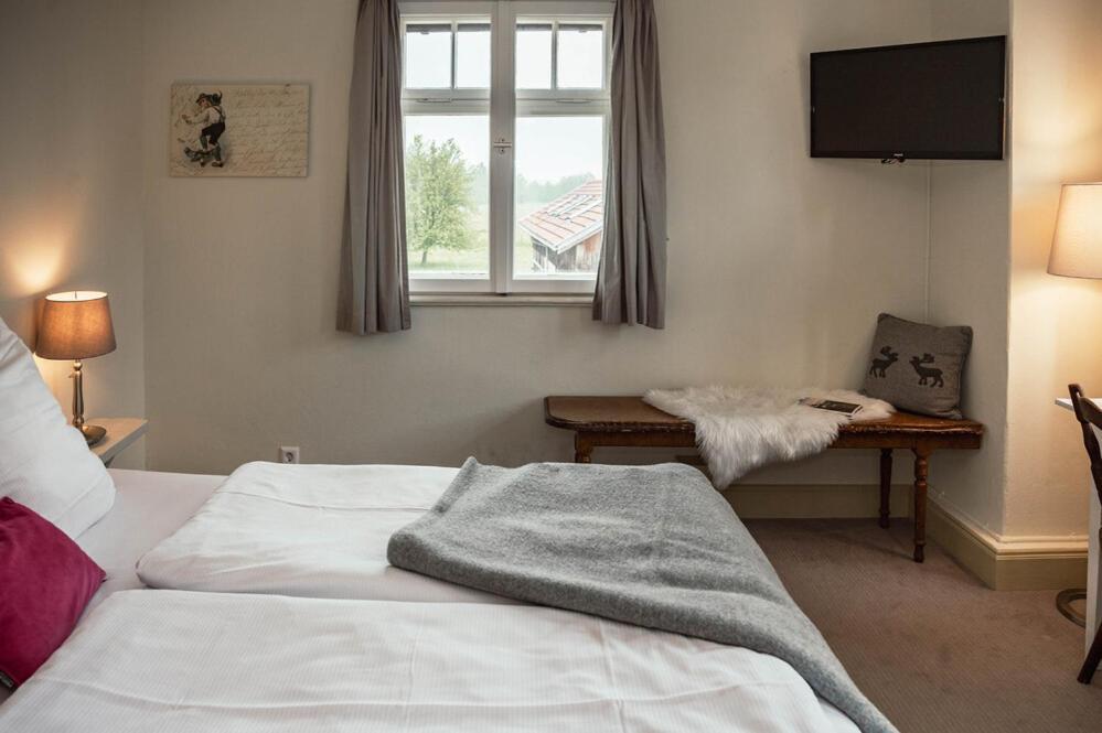 Allgaeuer Genusshotel Und Historischer Dorfgasthof Hirsch Leutkirch im Allgäu Exteriör bild
